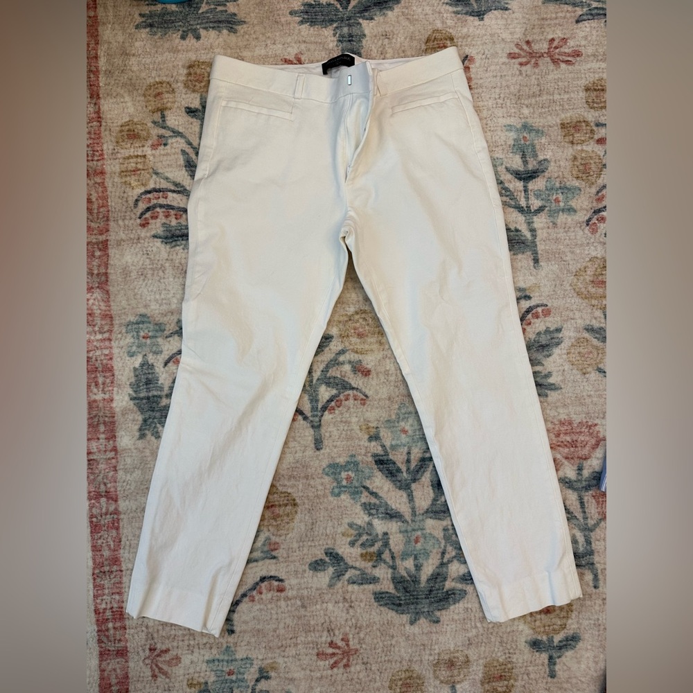 Banana Republic ankle white dress pant. Excellent condition.